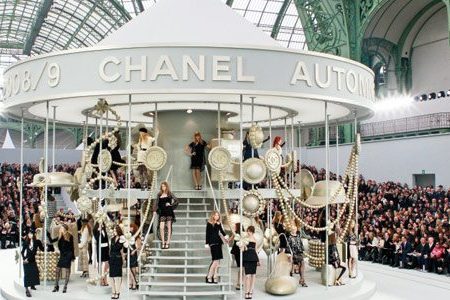 The soundtrack at Chanel Fall 2008:  “Blind” by Hercules and Love Affair. Photography by Peter Stigter.