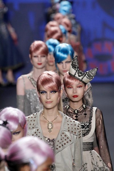 Anna Sui Spring 2013 backstage beauty