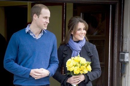 Pregnant Kate Middleton leaves hospital in DVF coat