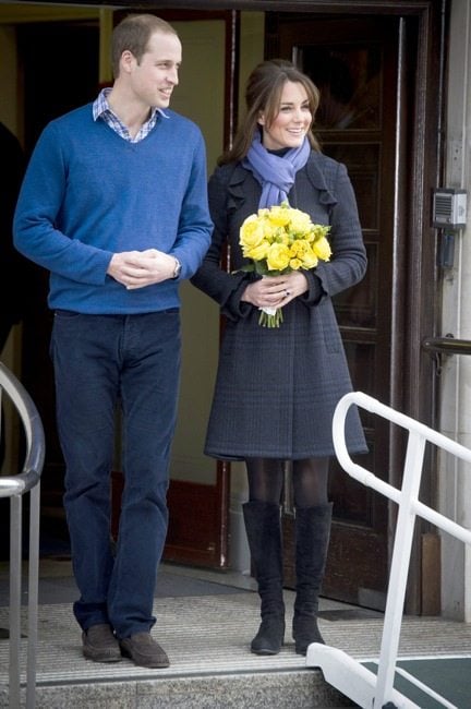 Kate Middleton leaves the hospital in a DVF coat with a bouquet of ...