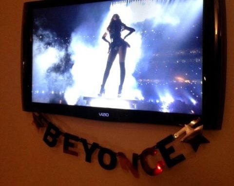 Superbowl party Beyonce is amazing