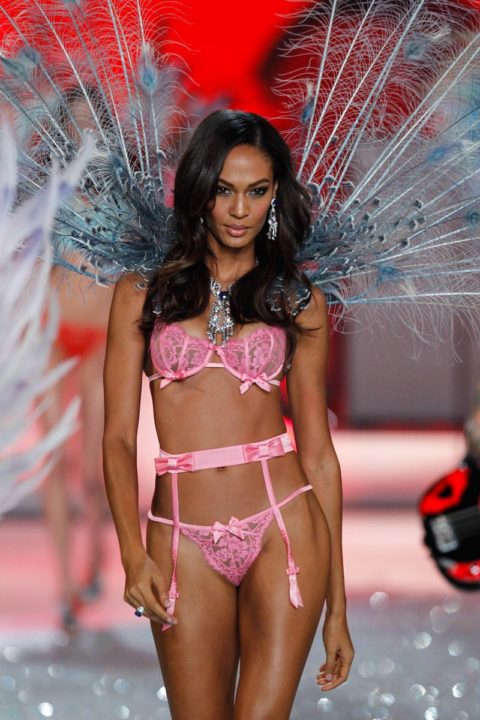 Victoria's Secret Fashion Show 2013: 36 photos of bejewelled bras, bangin'  bods and Taylor Swift on the runway - FASHION Magazine