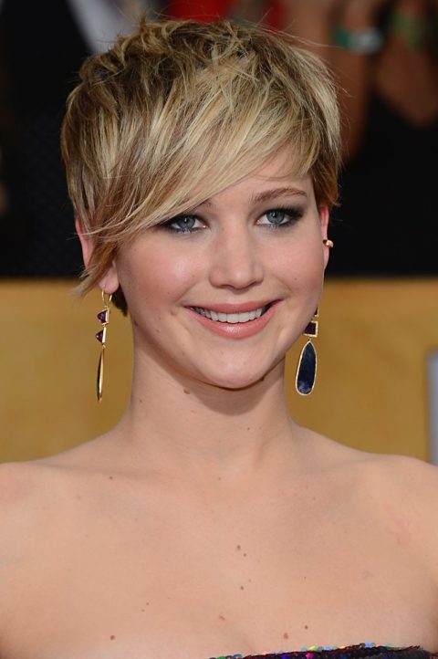 Beauty twists Jennifer Lawrence smokey eye