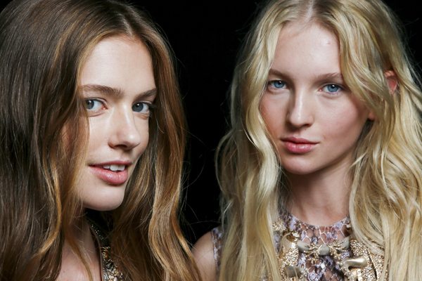 5 ways to lighten your hair without totally destroying it (yes, it's  possible!) - FASHION Magazine