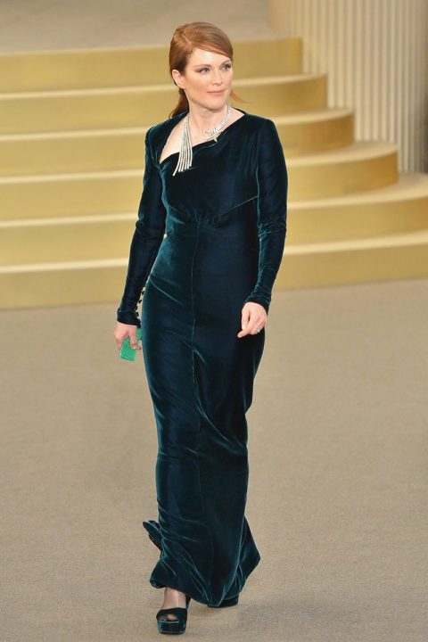 julianne moore chanel fall 2015 couture