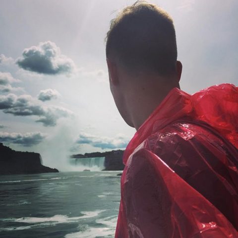 editors summer travel instagram niagara falls caitlan moneta