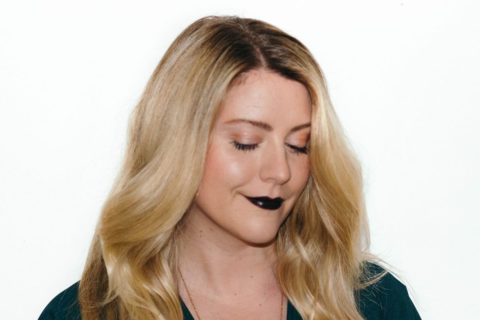 how to wear black lipstick