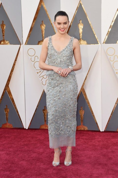 Oscars 2016 red carpet Daisy Ridley 02