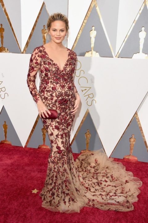 Oscars 2016 red carpet Chrissy Teigen 12
