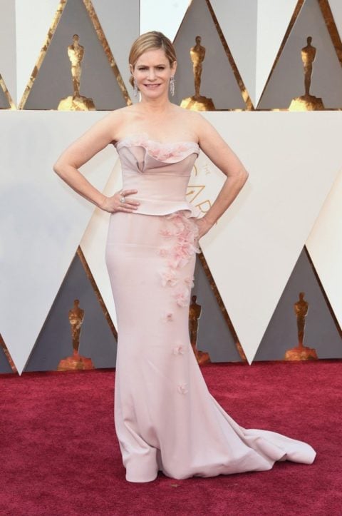 Oscars 2016 red carpet Jennifer Jason Leigh 15