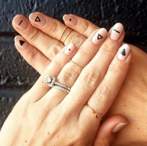 40 Chic Minimalist Nail Designs For Your Next Manicure