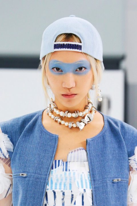 spring beauty 2016 trends blue makeup chanel