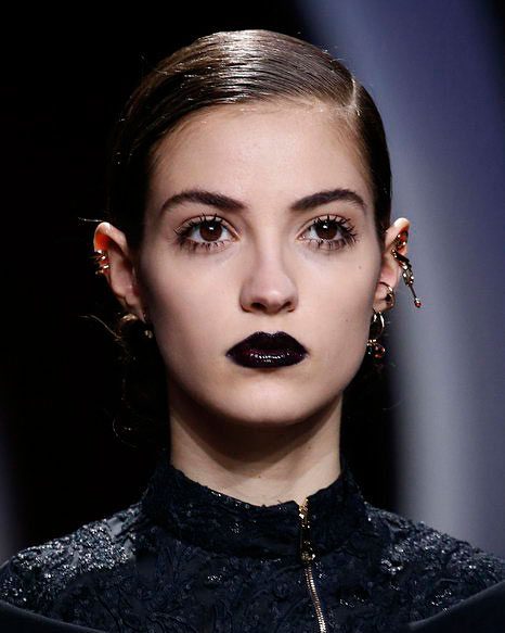 fall beauty 2016 clumpy lashes trend