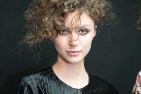 fall beauty 2016 curly hair trend