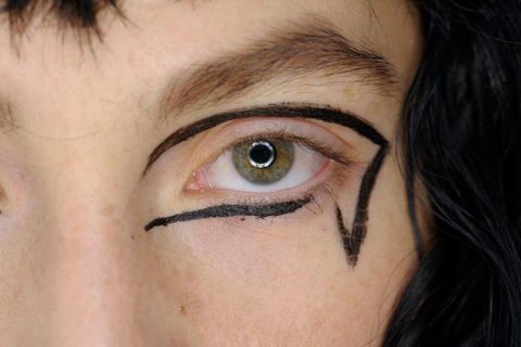fall beauty 2016 graphic eyeliner trend