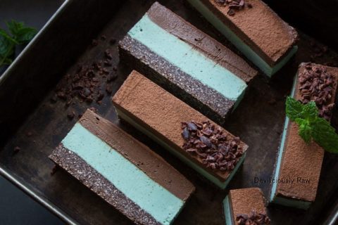 healthy-dessert-recipes-chocolate-mint-slice