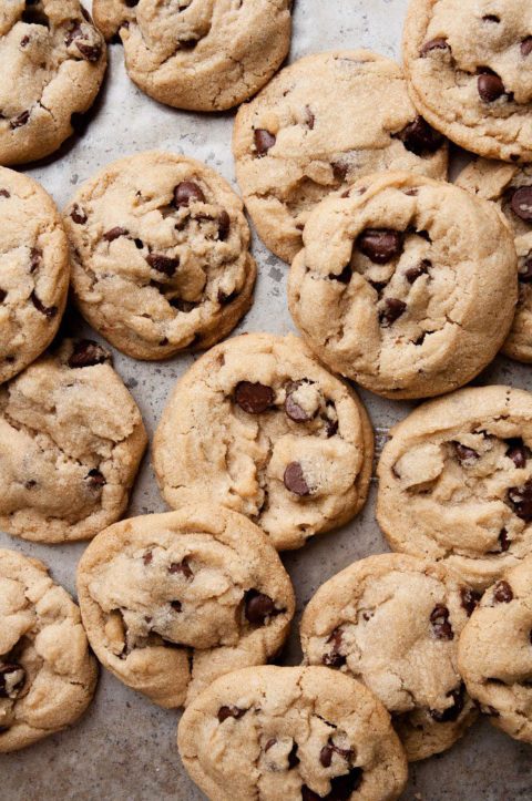 healthy dessert-recipes-vegan-chocolate-chip-cookies