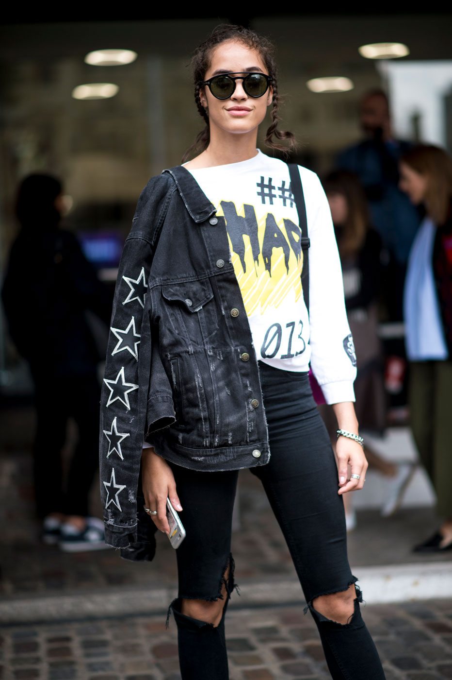 How to Wear a Graphic Tee: 9 Street Style Stars Show Us How It's Done ...