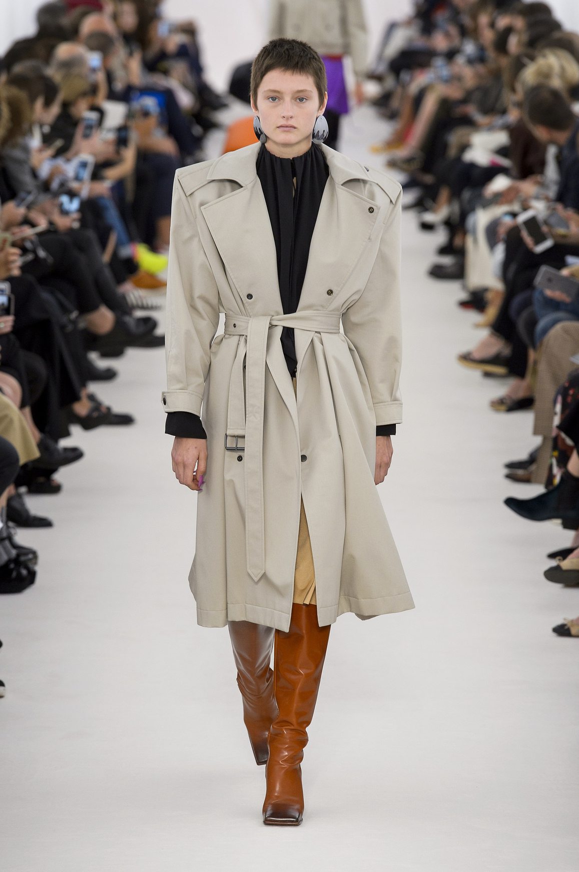 Spring 2017 Trend Report: How to Wear the Trench Coat - FASHION Magazine