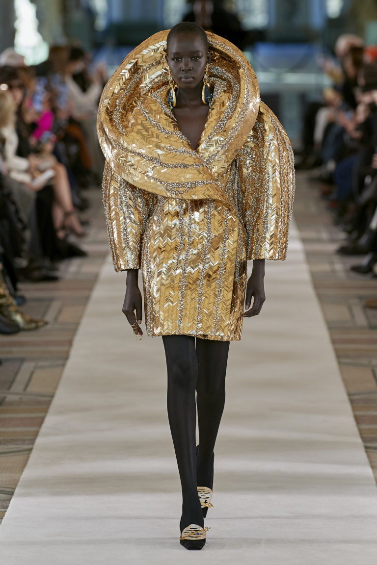 Schiaparelli Spring 2022 Couture Collection: A Golden Sci-Fi Adventure ...