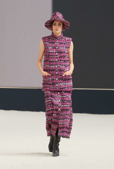 Chanel Fall 2022 couture pink tweed