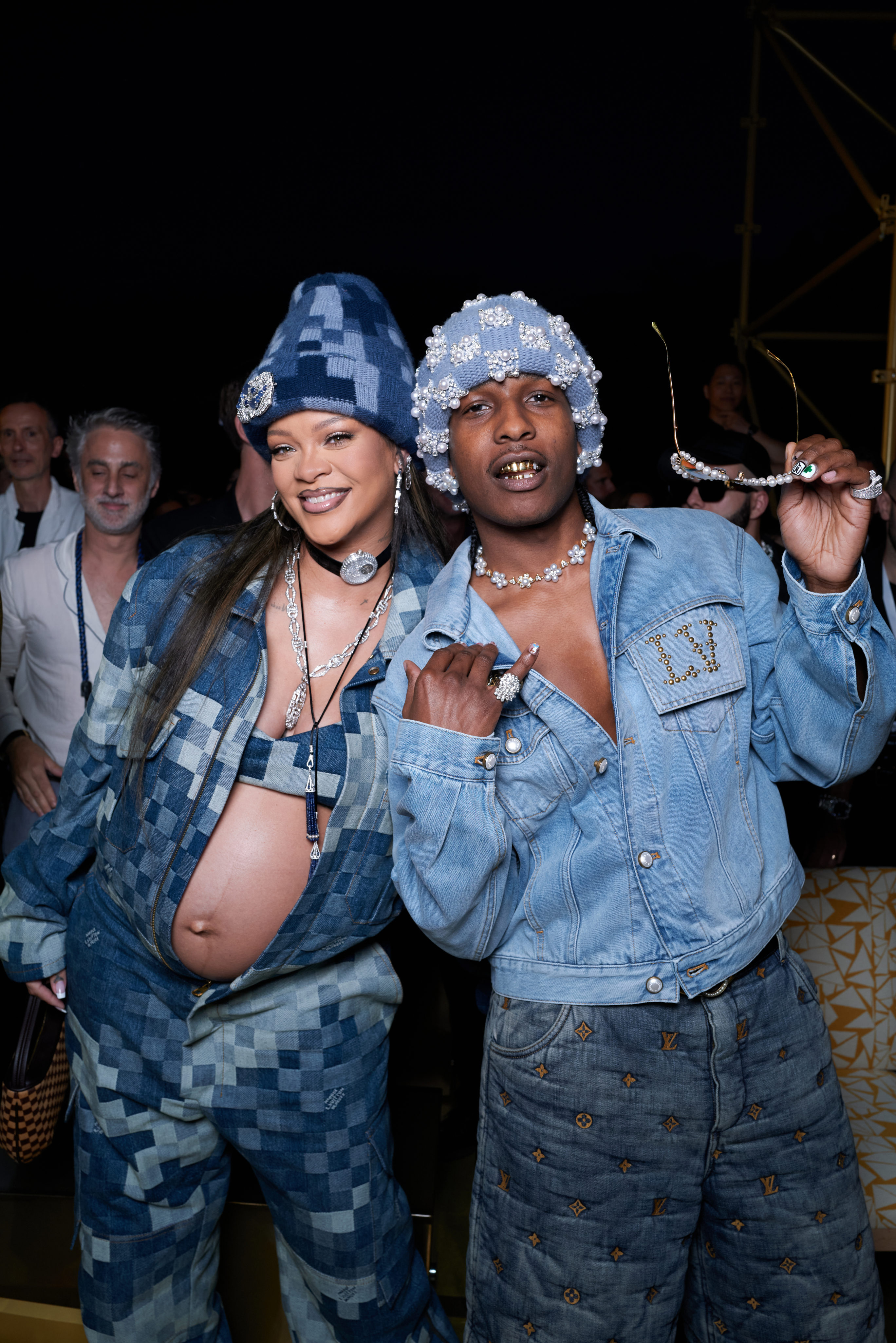 Pregnant Rihanna Has Her Outfit Formula Down Pat