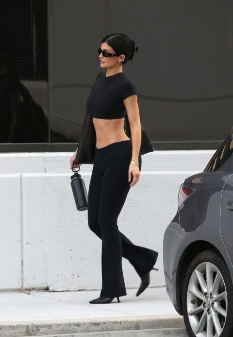 Kylie Jenner flared leggings